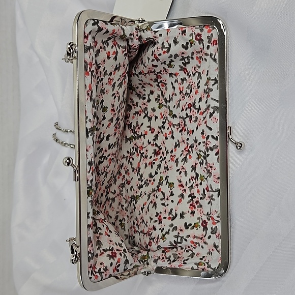 Dress sweet chain purse with roses - Picture 4 of 6